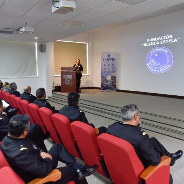 Participación en Seminario para Suboficiales Mayores