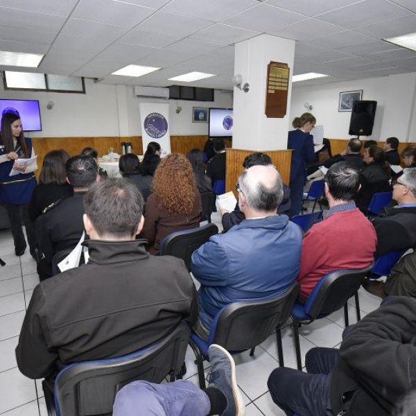 Charla a la dotación de la Dirección General del Territorio Marítimo y de Marina Mercante