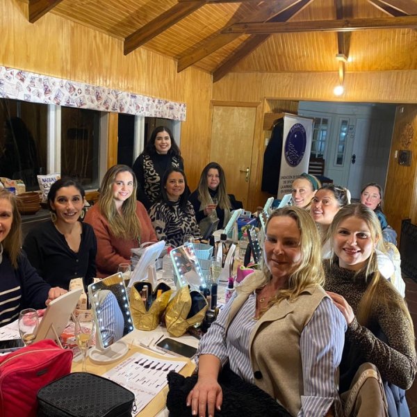Segunda versión del Taller de Maquillaje organizado por la filial de Punta Arenas